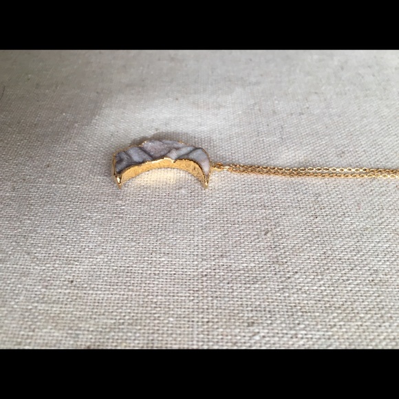 Gold moon necklace - Picture 2 of 2